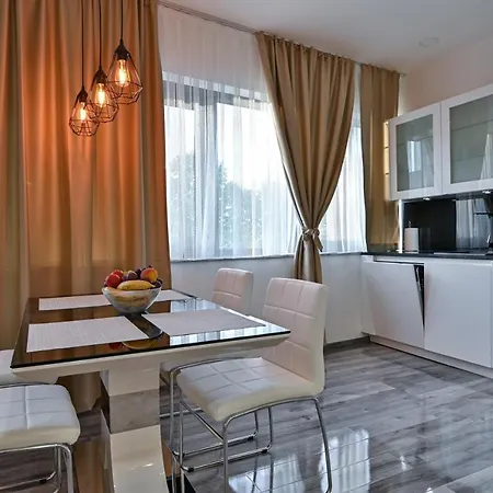 Royal Deluxe Apartment *