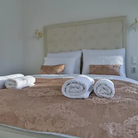 Royal Deluxe Apartment