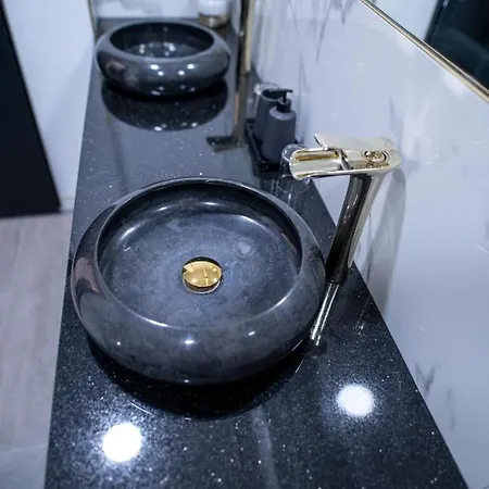 Royal Deluxe Apartment *