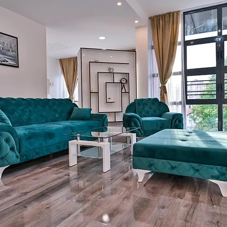 Royal Deluxe Apartment *