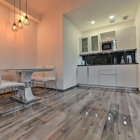 Royal Deluxe * Bihać